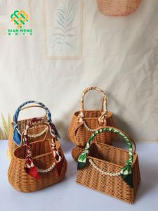 Fashionable Wicker Basket Handbag Iron Frame Flower Arrangement Wedding Celebration Gift Basket Simple Stylish Handheld