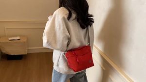 กระเป๋าสะพายข้างผู้หญิงแฟชั่น ผ้าไนลอนกันน้ำ