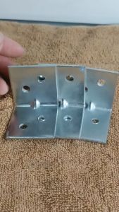 Ke góc vuông (Sắt) - 4x4x4 cm - Dày 25mm - Lỗ Ø 6mm