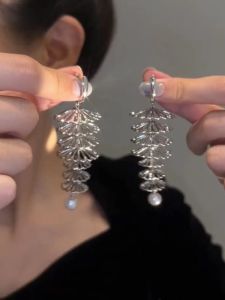 Fashionable Unique Personality French Vintage Earrings Trendy Geometric Alloy Gold Plated Silver Womens Jewelry Fresh out