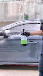 WACA WAX ชุดโฟมล้างรถ ผสมแว๊กซ์ชนิดเข้มข้น +กระบอกฉีดโฟม ฉีดน้ำ ฟรี ถุงมือล้างรถ Auto Wash & WAX 2in1 สูตรเคลือบเงา น้ำยาล้างรถ รถยนต์ มอเตอร์ไซต์ เคลือบเงา (1000ml.) น้ำยาสูตรผสมแวกซ์ FSA W961 PREMIUM WAX น้ำยาสลายคราบ Wacaเคลือบเงา