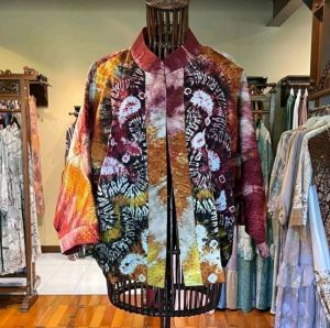 Batwing Coat Viscos by Dian Pelangi LIMITED EDITION Outer Jaket Cardigan Blazer Bolero Cardi Casual Formal Kerja Kantor Pesta Rapat Pernikahan Kondangan Lebaran Wanita Hijaber Cantik Anggun Modis Modern Elegan Mewah Model Korea Terbaru Motif Jumputan