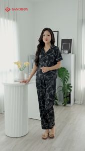 Đồ bộ SANDBOX bộ pyjama đồ mặc nhà chất lụa Latin thiết kế đơn giản trẻ trung hiện đại BPC23002-2
