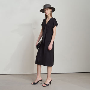 AMII | V-Neck Asymmetrical Ruffle Cooling Dress