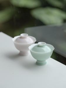 Modern Minimalist Handmade Ceramic Tea Set Gongfu Cover Bowl Color Glaze Tea Brewing Bowl Thin Walled Non-Scalding Tea Cup