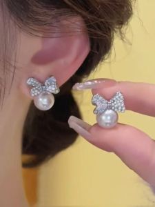 Elegant Pearl Butterfly Knot Earrings Womens Fashion Luxury Vintage Stylish Jewelry Fresh out Original Design Gold Plated