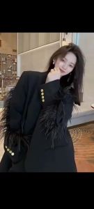 Woman Vintage V-collar Feather Tassel Stitching Blazer Coat Black Loose Suit Jacket Female Long Sleeve Fur Patchwork Outerwear