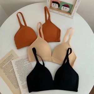 KLA เสื้อในผู้หญิง รุ่นB-039 บราไร้โครง สายปรับได้ เก็บทรงด้านข้าง หลากสี สินค้าราคาโรงงาน พร้อมส่ง