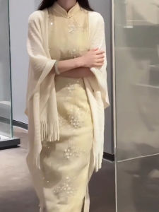 เสื้อคลุมคาร์ดิแกนถักสไตล์จีนโบราณ ฤดูใบไม้ผลิและฤดูใบไม้ร่วง 2025 ใหม่ แฟชั่นลำลอง คอวี แขนยาว 7 ฟุต