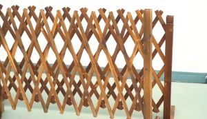Retractable Wood Fence Foldable Expanding Garden Decorative Wooden Fence Pet Safety Fence Patio Lawn Pagar Kayu Stretch Wood Fence Barrier Lattice Fence Wedding Photo Props for