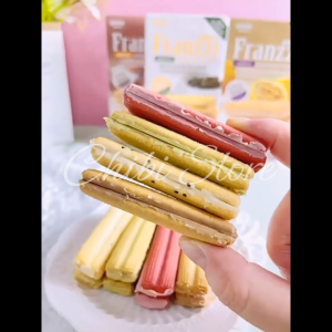 [1 BOX] Biscuit Franzzi Sunssie Box 92-115g - Franzzi Sandwich Cookies Aneka Rasa - Biskuit Sunssi Franzzi Sandwich Rasa Dark Choco Matcha Cheese Vanilla Lemon Yogurt  Osmanthus Oolong Passion Fruit Raw Coconut Latte Red Velvet Strawberry 法丽兹 夹心曲奇饼干