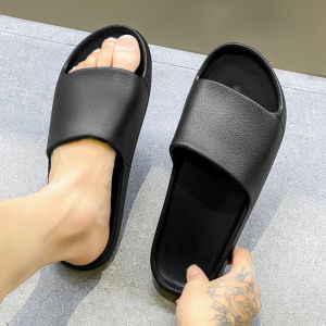 รองเท้าแตะชายหาดแบบสวมสบายสำหรับผู้ชาย 2025 ฤดูร้อนใหม่ ระบายอากาศได้ดี น้ำหนักเบา รองเท้าแตะแบบสวมสบาย สไตล์ลำลอง เหมาะกับวัยรุ่น