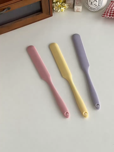 High Temperature Resistant Silicone Long Spatula Multi-color Cream Spatula Household Cake Making Small Accessories Baking Tools