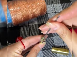 ด้ายเย็บหนัง 300 ม. กว้าง 0.6 มม ใช้ถัก ใช้เย็บหนัง ใช้งานได้หลากหลาย