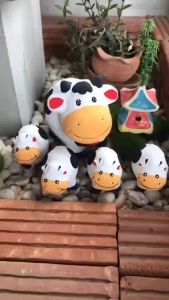 วัวแต่งสวน วัวเซรามิค 1ชุด 5ชิ้น ครอบครัววัวหน้าตรง 11*18*15ซม. แต่งบ้าน เซรามิควัว ตากแดดตากฝนได้