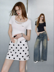 Unifree | Lace Trim Neckline Slenderizing Illusion Two-Piece Style T-Shirt