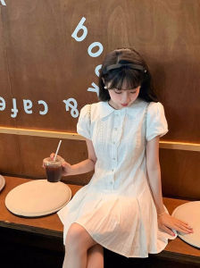 ชุดเดรสสั้นสีขาวสไตล์ฝรั่งเศส ทรงเข้ารูป แขนสั้น คอโปโล ฤดูร้อน 2024 ใหม่ สำหรับผู้หญิง ชุดเดรสสั้นเข้ารูป เดรสยาวคลุมท้อง