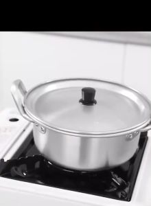 ขาตั้งเตาแก๊ส หรือ ถ่ายทอดเตา ถ่ายทอดเปา ที่มีขารองเตากันลื่น ทนทาน สำหรับการสัมผัส 1915