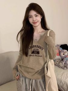 เสื้อยืดคอกว้างแขนยาวผู้หญิงฤดูใบไม้ร่วง/ฤดูหนาว 2025 ใหม่ ยูโรสไตล์ สง่างาม ลดอายุ เสื้อชั้นใน เสื้อตัวบน