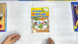 Sách - Vở Luyện Viết Chữ Thường Chữ Hoa Hạ Cỡ Chữ 1 Ô Li - Ndbooks
