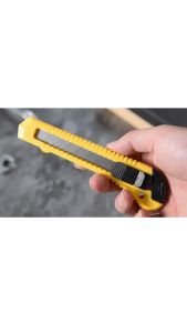 คัตเตอร์ พลาสติก คลาสี 1ชิ้น, ขนาด 18mm มีดคัตเตอร์ใบใหญ่, พร้อมใบมีด