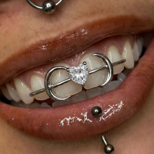 New Style Piercing Bow And Arrow Heart-Shaped Teeth Hip-Hop Fashionable Teeth Jewelry Halloween Cosplay Rap