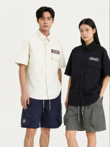 Trendy Lion Emblem Turn-down Collar Short Sleeve Shirt