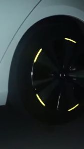 20 Miếng Dán Phản Quang Trục Bánh Xe Ô Tô Miếng Dán Trang Trí Màu Xanh Lá Cây Dạ Quang Dải Phản Quang Thông Dụng Cho Xe Máy Xe Đạp 5 Màu