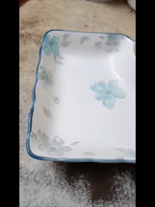 DĨA VUÔNG CÓ CHẤM GỐM SỨ CAO CẤP – HỌA TIẾT THANH HOA CÁT TƯỜNG 🌸