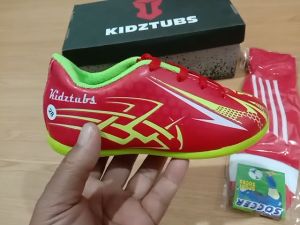 KIDZTUBS Sepatu Futsal Anak Paket Komplit Sepatu Futsal Tas Skin Deker Kaos Kaki Usia 6-10 Tahun Size 28 29 30 31 32 33 34 35 36 37 KDZ1508011525