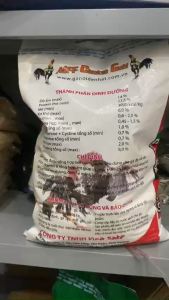 Cám gà đá cao cấp (trắng) Vina Sake tăng thể lực đá khoẻ túi 2kg.