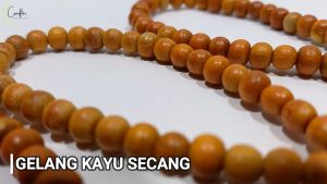 Gelang Kayu Bertuah Secang Asli Ukuran 65 mm