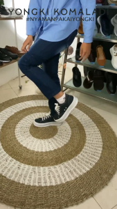 YONGKI KOMALADI KAOS KAKI POLOS MOTIF PITA RIBBON SOCK07