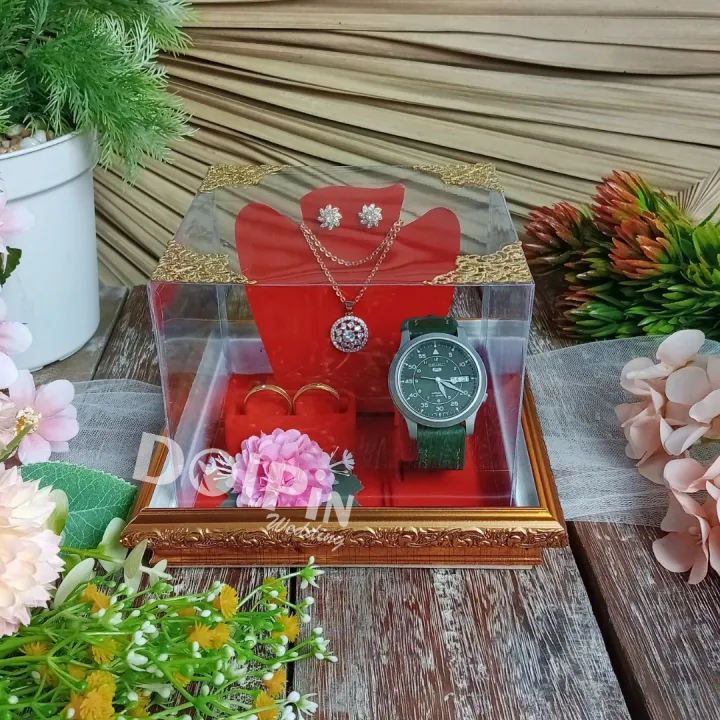 Kotak%20Frame%20Fiber%20Tempat%20Perhiasan%20full%20Set%20Cincin,%20Gelang,%20Kalung%20dan%20Anting%20untuk%20Mahar%20atau%20Seserahan%20Pernikahan%20-%20FCGKA%20-%20Image%205
