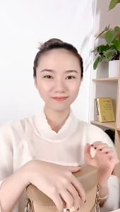 มาสคาร่า เก็บลูก ผม หรือจัดผม พิจารณาเจลใสและไม่ยุ่งแก้ปัญหา เป็นสินค้าที่เป็นทิปการ