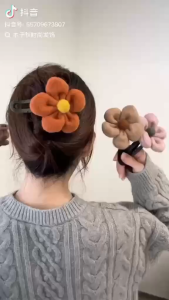 1Pcs Plush Flower Clip Plush Flower Duck Bill Clip Cute Flower Hair Clips Satin Fabric Hair Bands