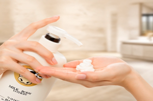 500ml whitening moisturizing lotion moisturizing and nourishing lotion soothing daily skincare highly effective whitening whitening skincare