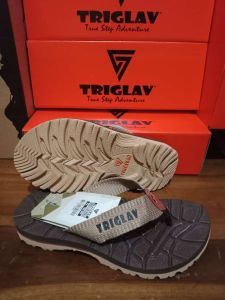 TRIGLAV Sandal Gunung Jepit Outdoor Casual pro High Quality 100% Hitam Abu / Sandal Gunung Wanita / Sandal Gunung Pria.