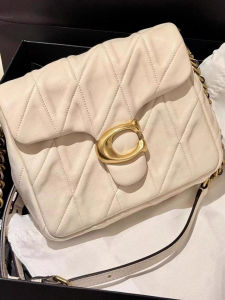 Luxurious Diamond Pattern Leather Underarm Bag Single Shoulder Crossbody Womens Versatile Small Square Bag Casual Lock Buckle