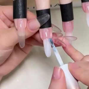 Sơn Gel Màu Trắng Sữa TC 2026 Có Nhũ Dạng Thạch Dễ Tẩy Dùng Được Với Đèn LED/UV Làm Móng Nghệ Thuật Sơn Móng Bán Vĩnh Cửu 10ml