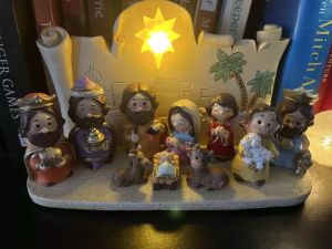 [Dokey]10PCS Christmas Nativity Scene Set Resin Artefacts Virginia Figure Jesus Ornament Figurines Multicolor Christmas Nativity Set Chart Status