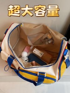 กระเป๋าเดินทางความจุขนาดใหญ่บล็อกสีย้อนยุคพร้อมช่องใส่รองเท้าอิสระสามารถพกพาบนไหล่สะพายข้างอเนกประสงค์