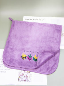 Thickened Coral Fleece Towel Quick Dry Non-shedding Adult Strawberries Pattern Bath Towel for Men And Women Home Use Hair Drying Towel