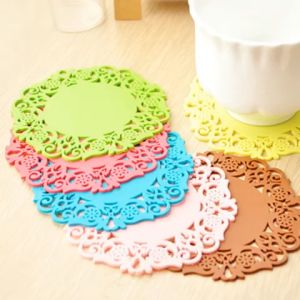 Bộ 5 Miếng Lót Ly Cóc Cách Nhiệt Silicone Hoạ Tiết Hoa Văn Ren Hoa Φ 9 Cm Nhiều Màu