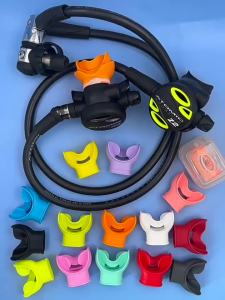 ดำน้ำที่มีสีสันดำน้ำ Regulator ปลาหมึกดำน้ำหลอดเป่าปลอดสารพิษป้องกันโรคภูมิแพ้ความปลอดภัยซิลิโคนดำน้ำหลอดเป่าเป็น Mares Jax