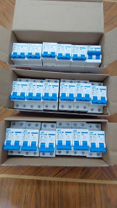 Aptomat MCB 1P 2P AC 220V LWR 32A 40A 63A át tép cb mcb bảo vệ chống ngắn mạch quá tả