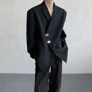 Tangz Studio Fancy Diagonal Metal Buckle Padded Shoulder Suit Outwear Men Stylish Loose-Fitting Casual Suit