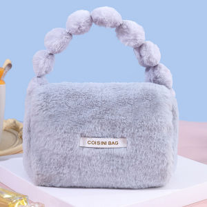 Portable Plush Makeup Storage Bag for Travelers B031