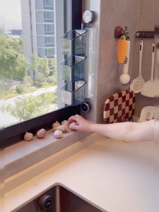 Kitchen Ginger Storage Basket Punch-Free Wall-Mounted Household Scallion Ginger And Garlic Storage Box