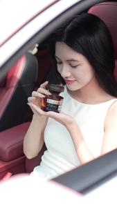 Pewangi Kereta/Car Air Fresheners Diffuser110ML Car Fragrance Car Perfume Essential Oil Fragrance Aromatherapy 60 Day Long-Lasting FragrancesPurify The Air Relax Mood for Car Home Office汽車香水車載香薰空气净化器
